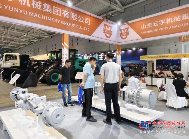 展示硬實力 云宇車橋盛裝亮相2024濟南國際工程機械暨裝備制造業(yè)產(chǎn)業(yè)鏈博覽會